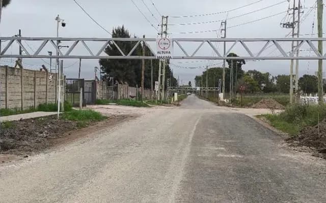 El Municipio de Ezeiza informó que elevará a 2,50 metros el limitador de altura en Los Robles