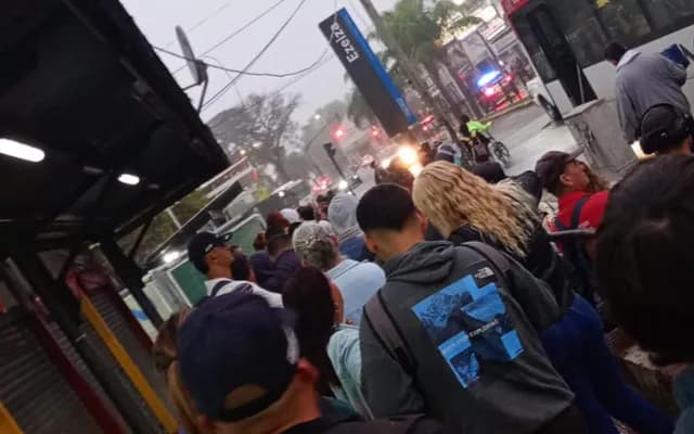 Continúan los reclamos por el funcionamiento de la línea 518 en Canning: denuncian demoras