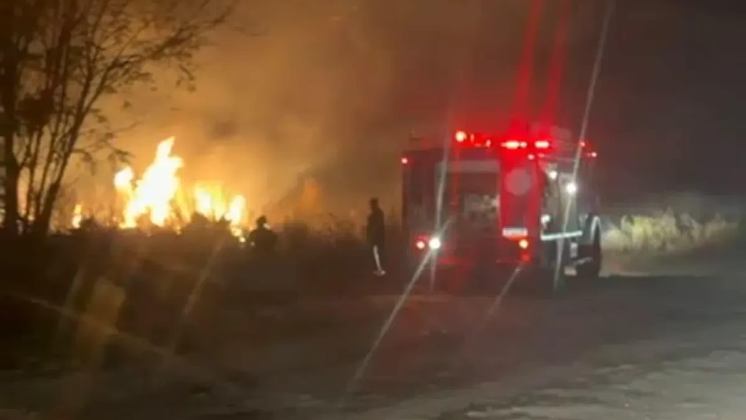 Volvieron a incendiarse los pastizales detrás de Saint Thomas Chico