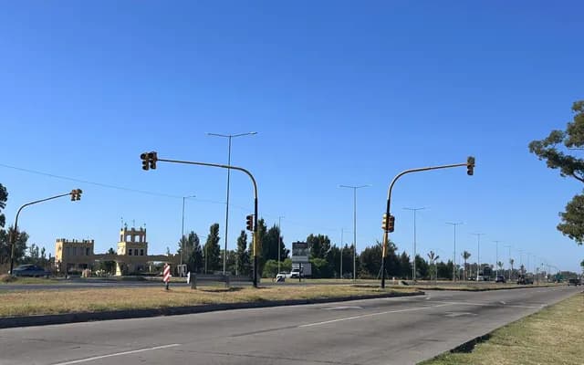 Los semáforos siguen sin funcionar en la Ruta 58