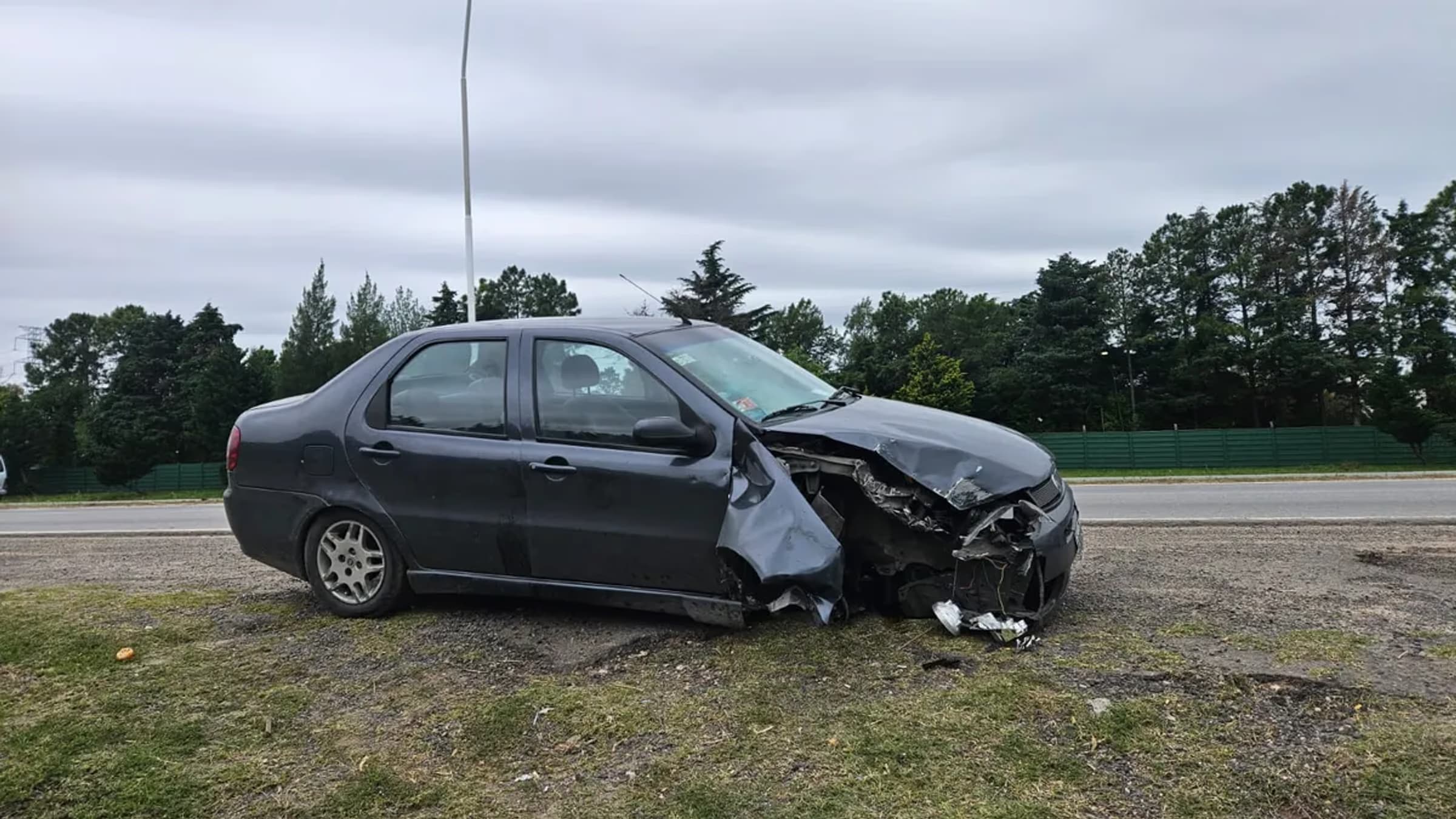 Canning: un auto perdió una rueda y provocó caos en la Ruta 58